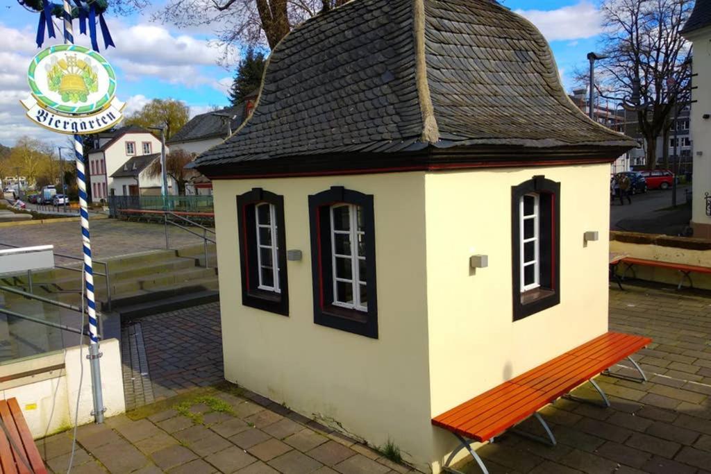 Pearl Studio Apart - King Bed - Netflix - Projector - Fast Wi-Fi Trier Buitenkant foto