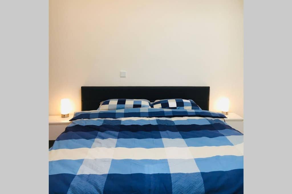 Pearl Studio Apart - King Bed - Netflix - Projector - Fast Wi-Fi Trier Buitenkant foto