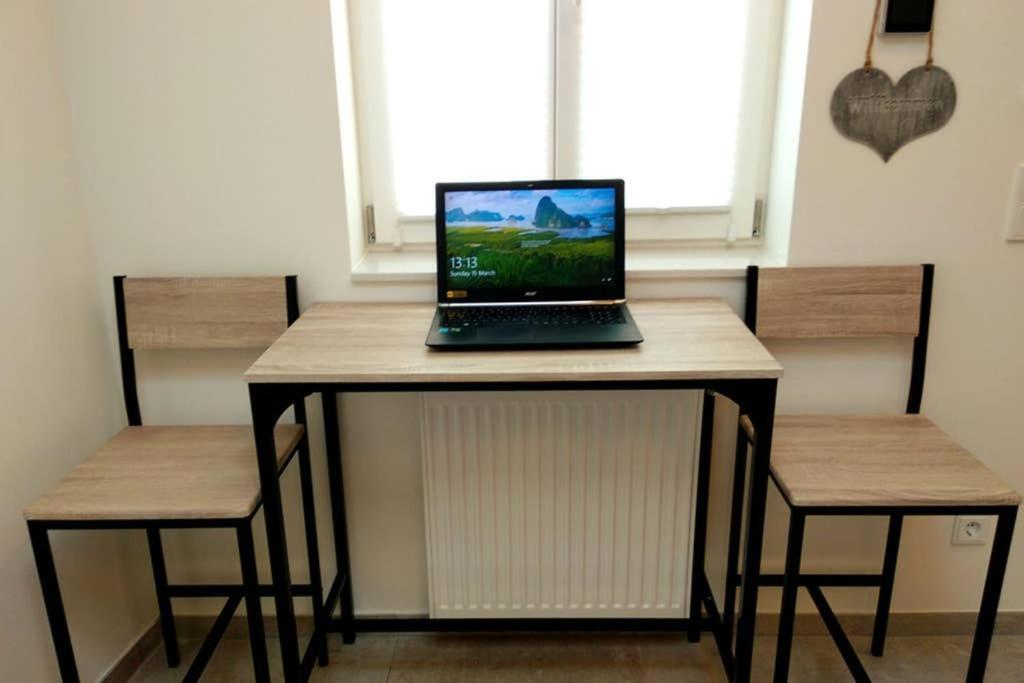 Pearl Studio Apart - King Bed - Netflix - Projector - Fast Wi-Fi Trier Buitenkant foto